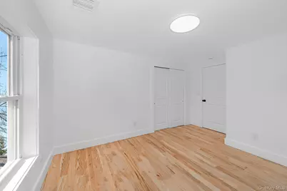 227 N Railroad Avenue, Babylon, NY 11702 - Photo 25