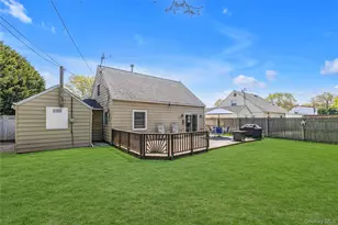 304 Jamaica Blvd, Carle Place, NY 11514 - Photo 17