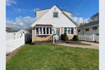 70 E Neptune Avenue, Lindenhurst, NY 11757 - Photo 29