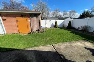 70 E Neptune Ave, Lindenhurst, NY 11757 - Photo 27