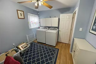 70 E Neptune Ave, Lindenhurst, NY 11757 - Photo 17