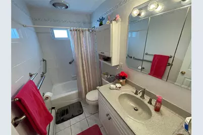 70 E Neptune Avenue, Lindenhurst, NY 11757 - Photo 25