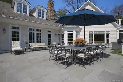17 Hilldale Lane, Sands Point, NY 11050 - Photo 11