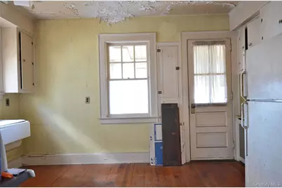2586 Riverside Drive, Wantagh, NY 11793 - Photo 11