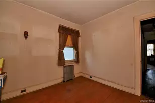 2586 Riverside Dr, Wantagh, NY 11793 - Photo 13