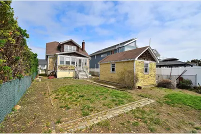 2586 Riverside Drive, Wantagh, NY 11793 - Photo 9