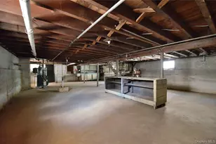 2586 Riverside Dr, Wantagh, NY 11793 - Photo 23
