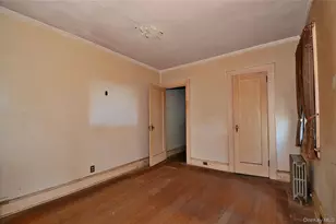 2586 Riverside Dr, Wantagh, NY 11793 - Photo 15
