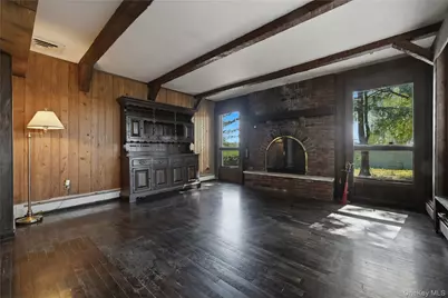 19 Gaymor Lane, Commack, NY 11725 - Photo 9