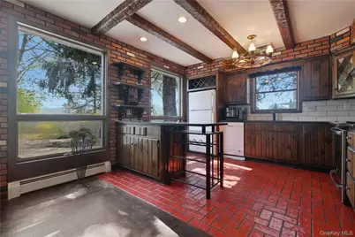 19 Gaymor Lane, Commack, NY 11725 - Photo 5