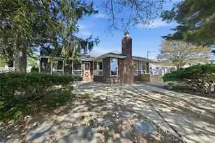 19 Gaymor Ln, Commack, NY 11725 - Photo 23
