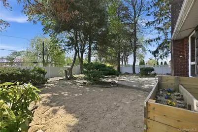 19 Gaymor Lane, Commack, NY 11725 - Photo 21