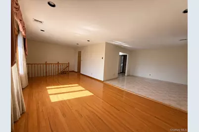 208 Doris Avenue, Franklin Square, NY 11010 - Photo 3
