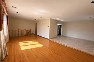 208 Doris Ave, Franklin Square, NY 11010 - Photo 3
