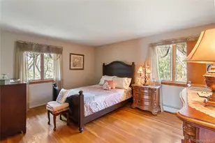 11 Laurie Pl, Glen Cove, NY 11542 - Photo 11