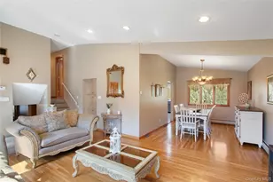 11 Laurie Pl, Glen Cove, NY 11542 - Photo 5