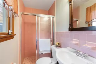 11 Laurie Pl, Glen Cove, NY 11542 - Photo 13
