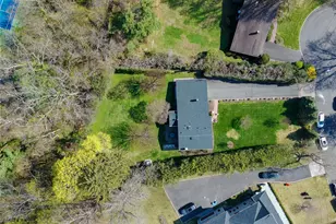 11 Laurie Pl, Glen Cove, NY 11542 - Photo 21