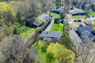 11 Laurie Pl, Glen Cove, NY 11542 - Photo 23