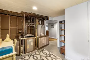 524 Concord Ave, Williston Park, NY 11596 - Photo 17