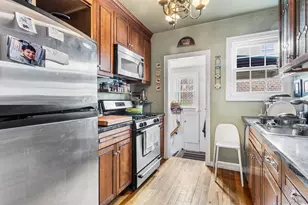 524 Concord Ave, Williston Park, NY 11596 - Photo 9
