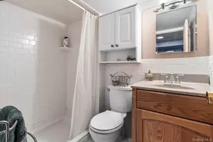 524 Concord Ave, Williston Park, NY 11596 - Photo 19