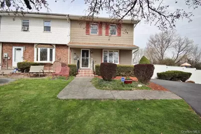 35 Black Stallion Court, Middletown, NY 10940 - Photo 1