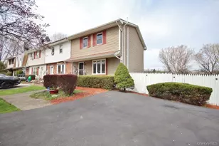 35 Black Stallion Ct, Middletown, NY 10940 - Photo 5