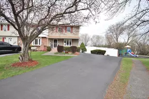 35 Black Stallion Ct, Middletown, NY 10940 - Photo 7