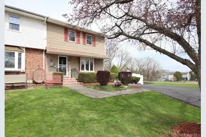 35 Black Stallion Court, Middletown, NY 10940 - Photo 3