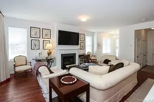 4 Spring Ct, Huntington, NY 11743 - Photo 7