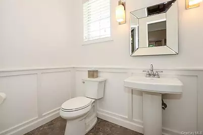 4 Spring Court, Huntington, NY 11743 - Photo 15