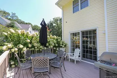 4 Spring Court, Huntington, NY 11743 - Photo 29