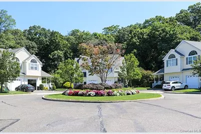 4 Spring Court, Huntington, NY 11743 - Photo 33
