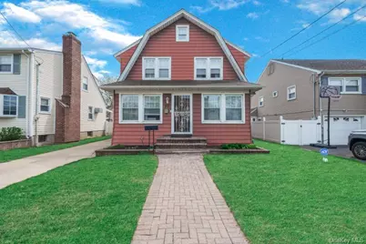 20 Nassau Boulevard, Malverne, NY 11565 - Photo 1