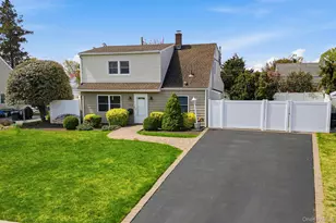 124 Saddle Ln, Levittown, NY 11756 - Photo 35