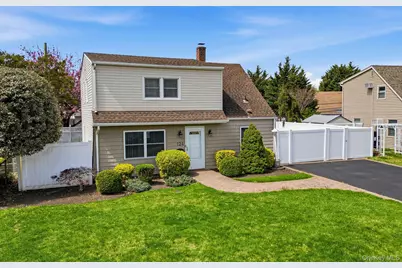 124 Saddle Lane, Levittown, NY 11756 - Photo 37