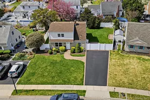 124 Saddle Ln, Levittown, NY 11756 - Photo 31