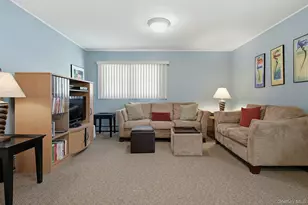 124 Saddle Ln, Levittown, NY 11756 - Photo 23