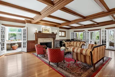 25 West Drive, Manhasset, NY 11030 - Photo 11
