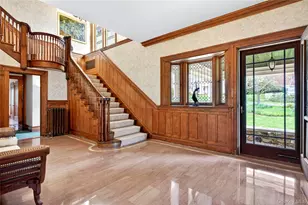 25 West Dr, Manhasset, NY 11030 - Photo 9