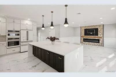 129 Tardy Lane S, Wantagh, NY 11793 - Photo 13