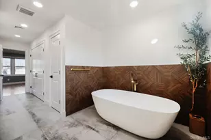 129 Tardy Ln S, Wantagh, NY 11793 - Photo 41