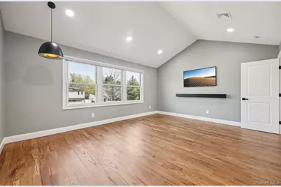 129 Tardy Lane S, Wantagh, NY 11793 - Photo 37