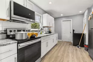 30 S 28th St, Wyandanch, NY 11798 - Photo 7