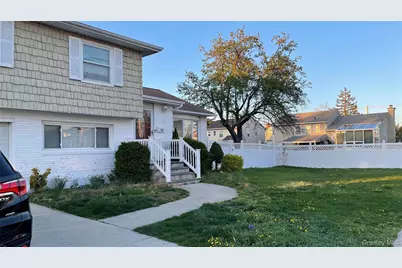 128 Cedar Street, Freeport, NY 11520 - Photo 3