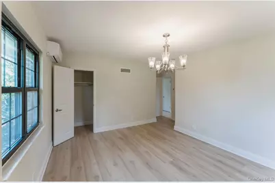 2 Foxwood Road, Great Neck, NY 11024 - Photo 15