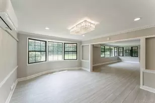 2 Foxwood Rd, Great Neck, NY 11024 - Photo 11