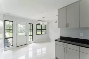 2 Foxwood Rd, Great Neck, NY 11024 - Photo 19