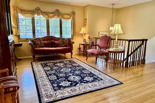 21 Kreuz Dr, West Nyack, NY 10994 - Photo 3